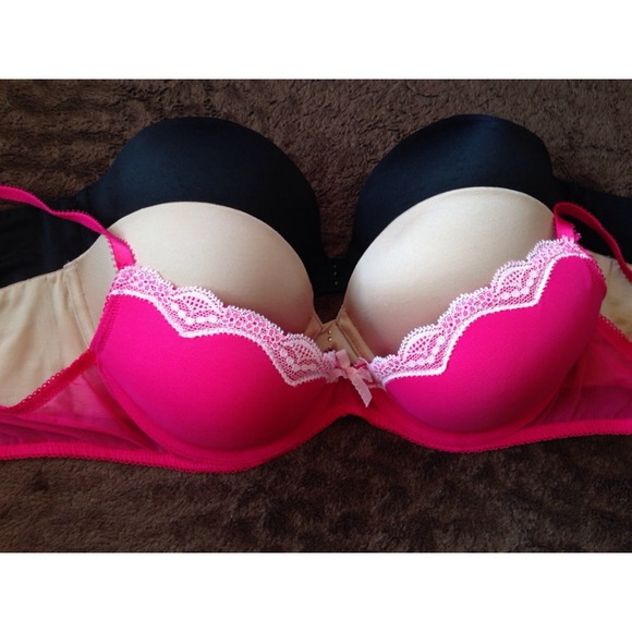 VS bras! 34B. Top two are strapless. NYOP!😊