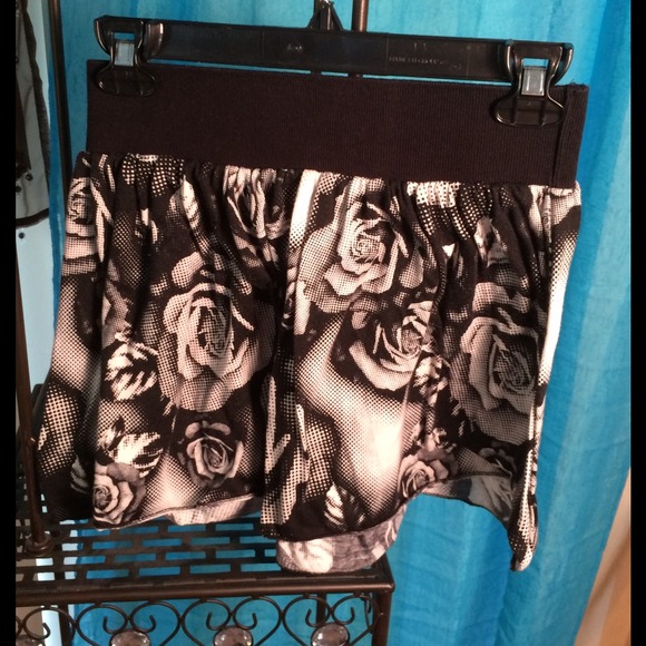 Black/ white floral skirt