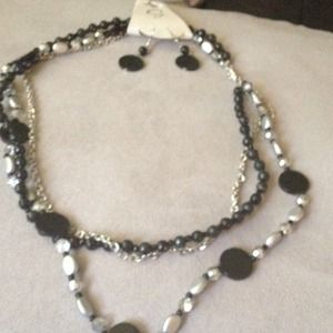 Necklet and earings