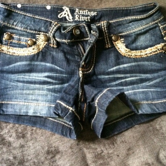 Antique Rivet short from Buckle - Picture 3 of 4