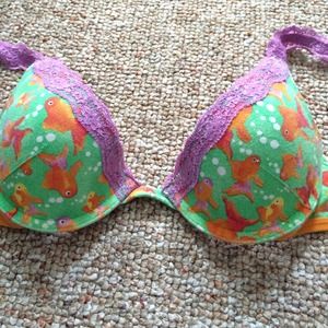 ✋Traded✋ 34a bra