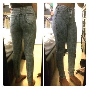 High waisted acid wash jeans