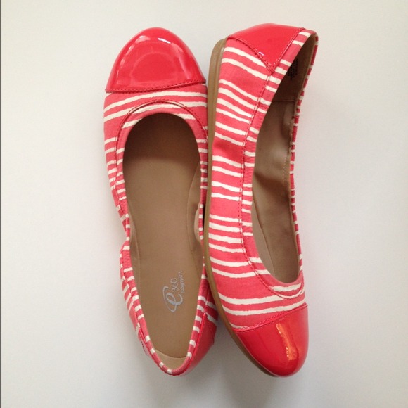 Cap toe ballet flats