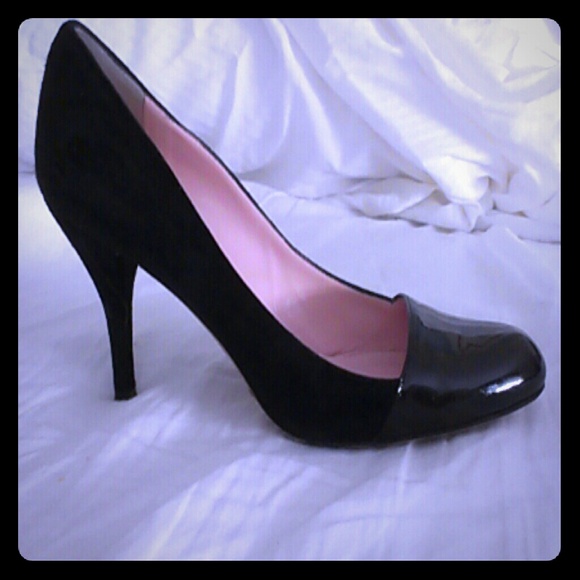 Isaac Mizrahi Black Suede & Patent Pumps