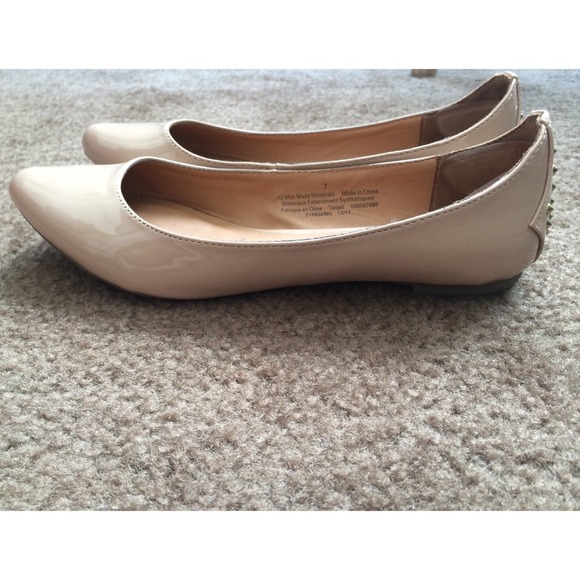 Gold studded nude flats 💥