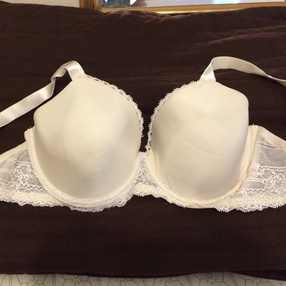 ****SOLD***** BUNDLED!!Calvin Klein Bra Size 36D - Picture 1 of 2