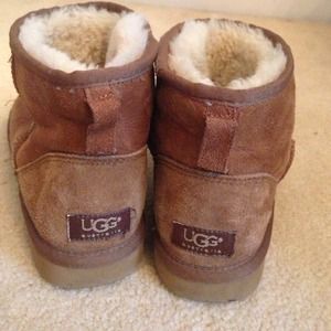 RESERVED! MINI CHESTNUT UGGS ✨
