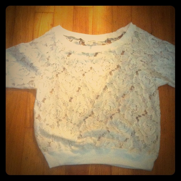 White flower lace top