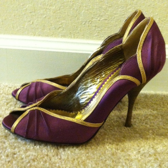Heels - Picture 2 of 3