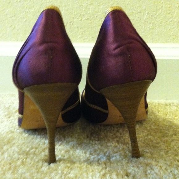 Heels - Picture 3 of 3