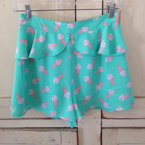 Peplum shorts, soft and drapey size small