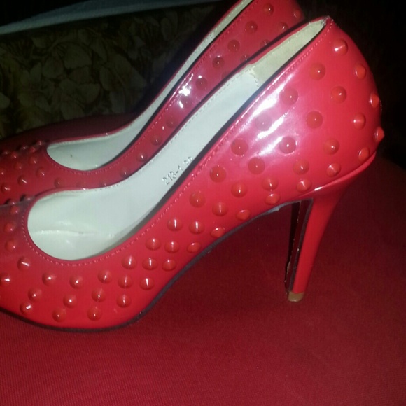 Heels - Picture 2 of 4