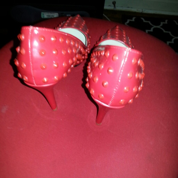 Heels - Picture 4 of 4