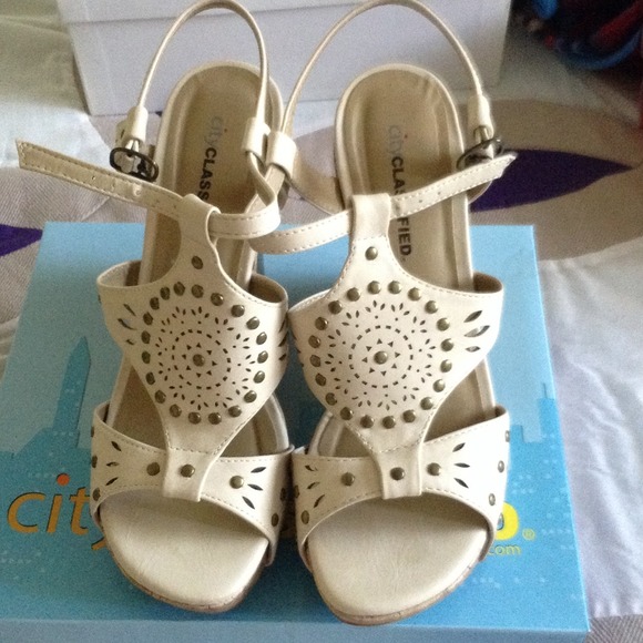 Nice classified off white worn once