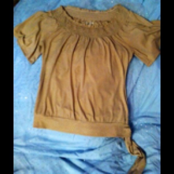 Poly/spandex gold Top