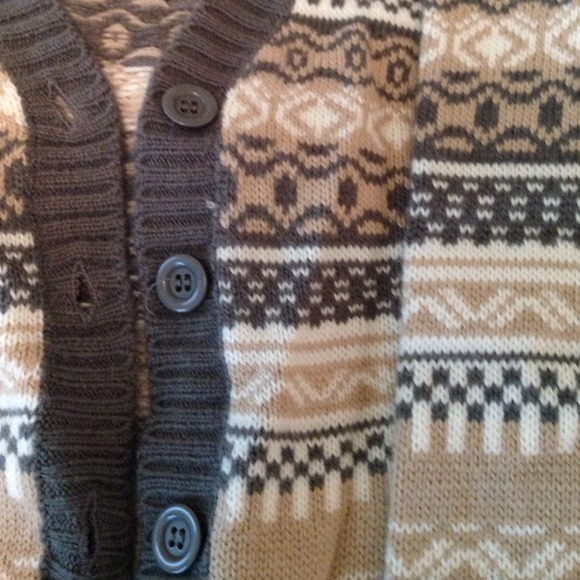 sweater - Picture 2 of 3