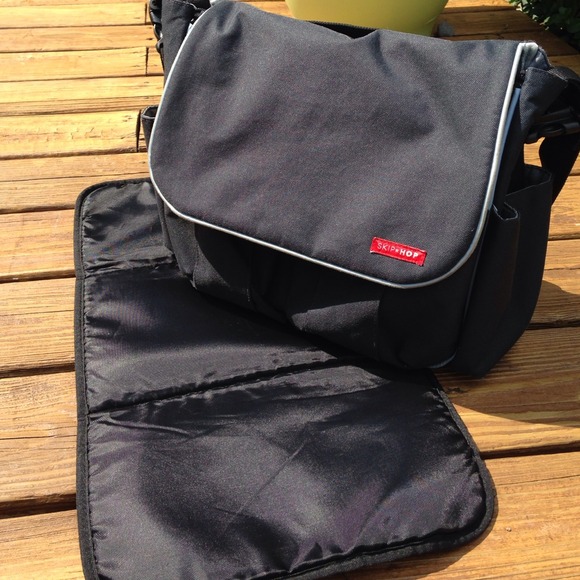 Skip Hop Messenger Diaper Bag
