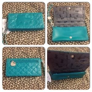 *SELLING FOR MY SISTER*