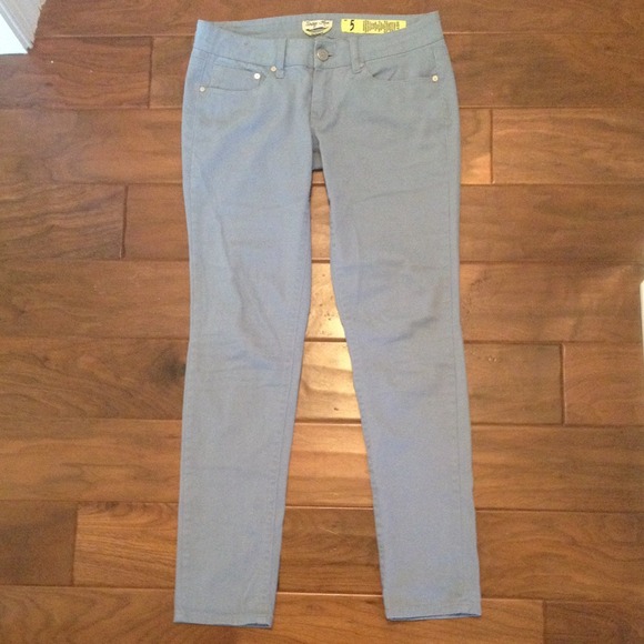 Size 5 Indigo Rein light blue skinny pants.