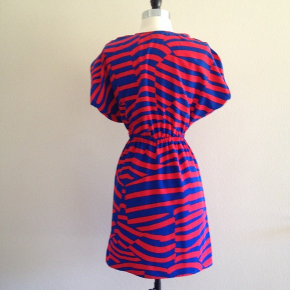 H&M Bold Print Dress - NWOT - Picture 2 of 4