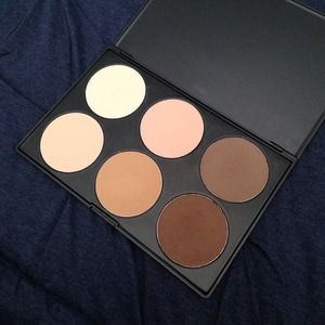 Powder contouring palette. Lightly used.