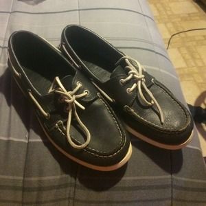 Navy blue men's sperrys