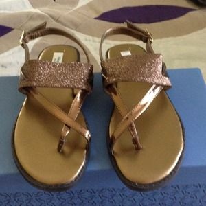 New simply Vera shoes very cute