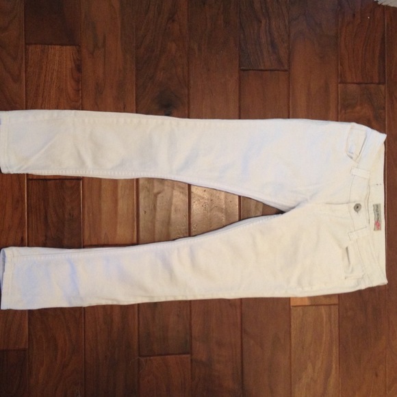 Paris Blues white skinny jeans!