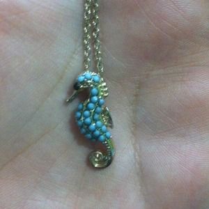 🎀Gold Seahorse necklace🎀