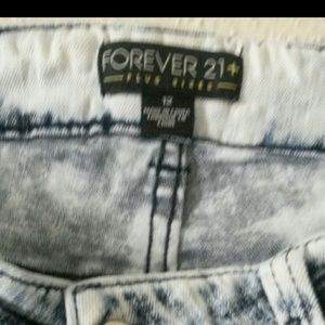 Wash-Out Ripped Skinny Jeans