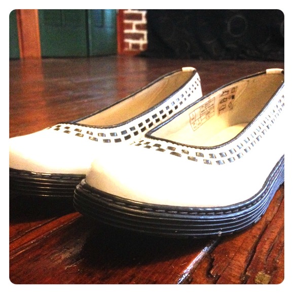 Dr Marten white flats