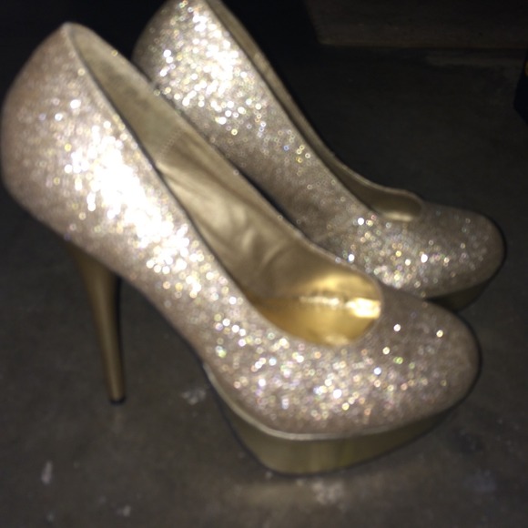 Heels - Picture 2 of 4