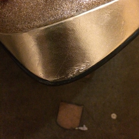 Heels - Picture 3 of 4