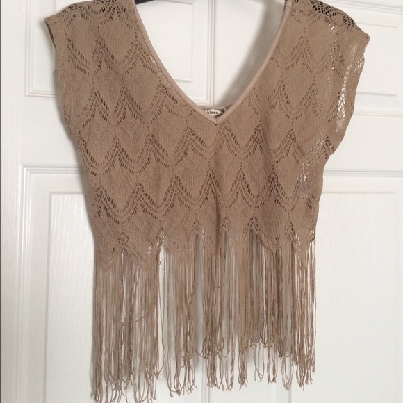 Medium. Never worn from pacsun, fringe crop  top