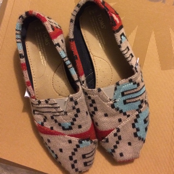 Toms