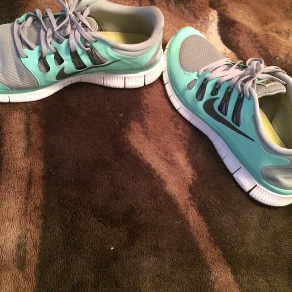 Nike free runs👌 like new only wore once. - Picture 4 of 4