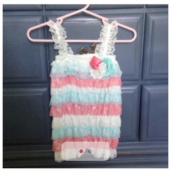 🚫sold in bundle🚫 Lace romper 6-9 months