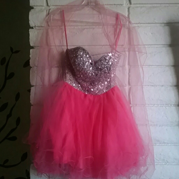 Dress - Picture 1 of 4