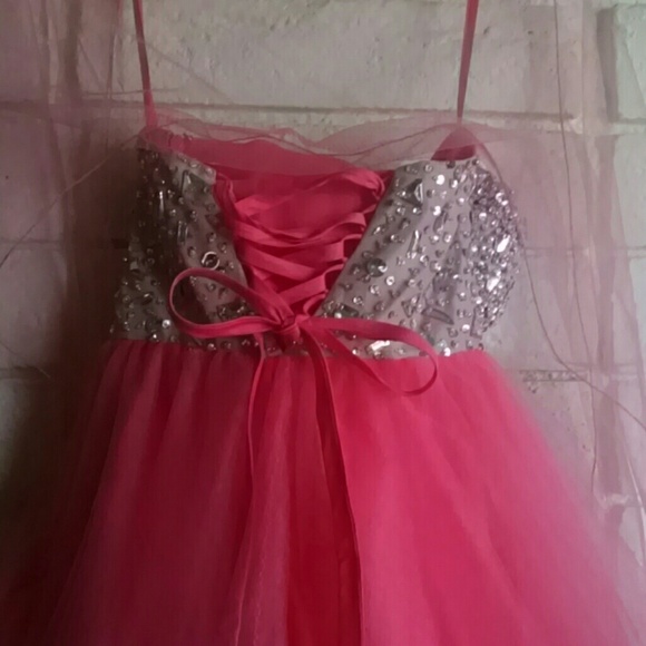 Dress - Picture 3 of 4