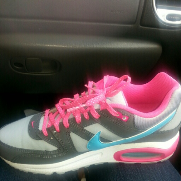 NEW pink and baby blue Nike air max , 6.5