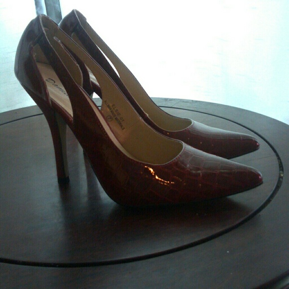 Red heels - Picture 2 of 4