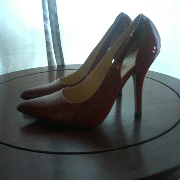 Red heels - Picture 3 of 4