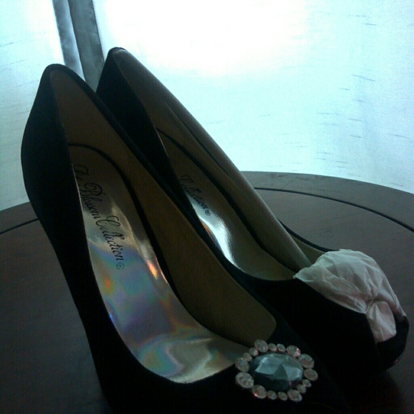 Heels - Picture 3 of 4