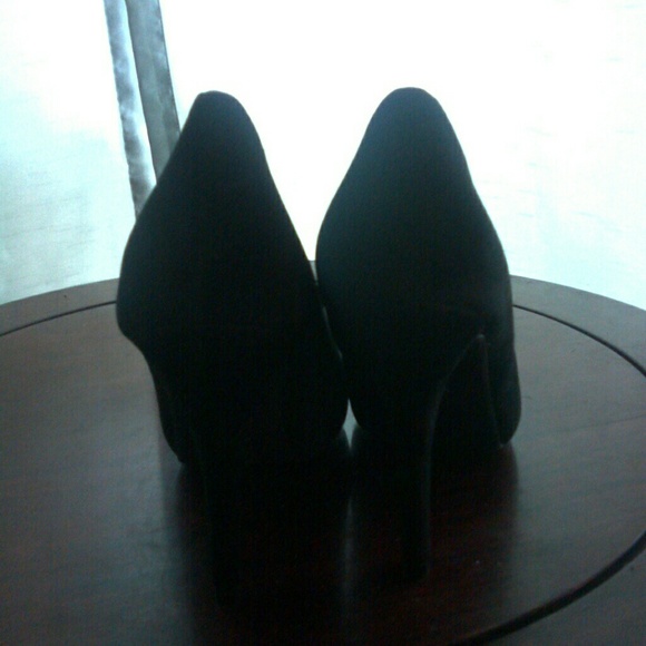 Heels - Picture 4 of 4