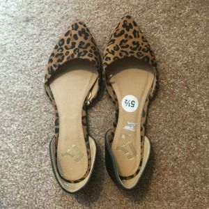 Cheetah print flats size 5 1/2
