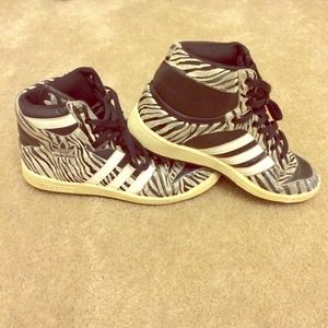 Women's zebra high top Addidas!