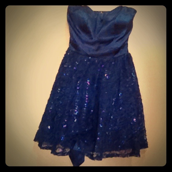 Short strapless dress