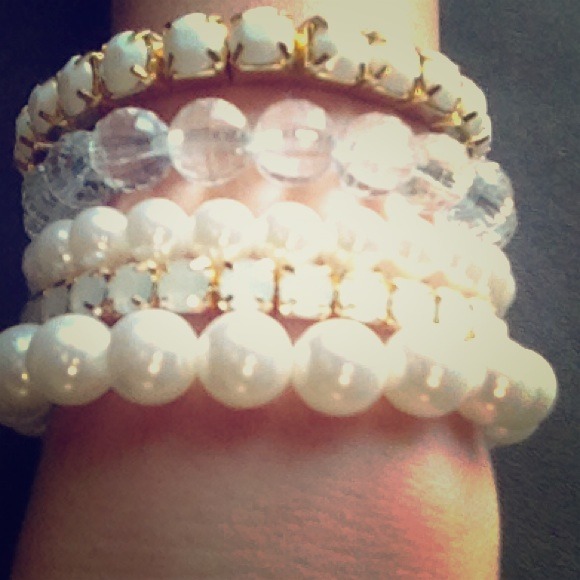 Pearl bracelet set