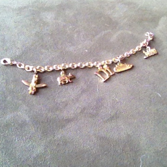 Di charm bracelet