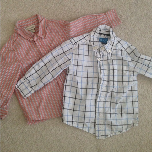 ❗️Sold❗️2 2T button down shirts